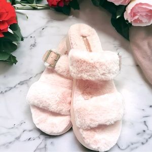 Koolaburra by Ugg Pink Faux Fur Sandals Sz 10